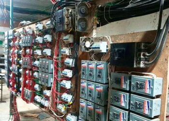 Granja clandestina de criptomonedas operaba con 300 equipos en la Sierra Norte de Puebla