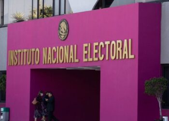 FGR pide retirar publicaciones de abogada que denunció presunto acoso en el INE