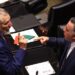 Enrique Inzunza deja la bancada morenista, pero mantiene respaldo y posiciones en el Senado