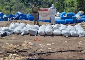 Marina desmantela tres laboratorios clandestinos y golpea producción de drogas en Sinaloa