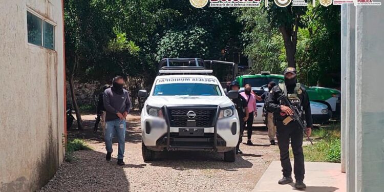 Desmantelan presunta red de falsos policías en Guerrero; hay 66 detenidos