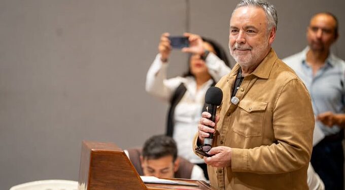 Morena va contra el huachicol fiscal y las empresas factureras con nuevas sanciones