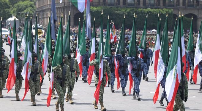 Fuerzas Armadas conmemoran la Independencia de México con desfile en CDMX