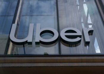 Uber anuncia reestructura mundial con recorte de 10% de su plantilla