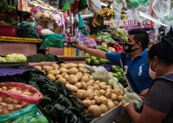 Inflación en México repunta en agosto; alcanza 3.26% por alza de alimentos