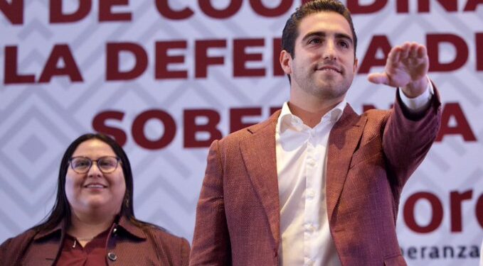 Gino Segura gana encuesta de Morena y se perfila para la gubernatura de Quintana Roo