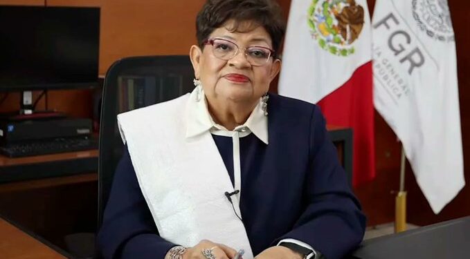 Armas, expedientes navales y documentos reservados: esto halló la FGR en bodega de Farías Laguna