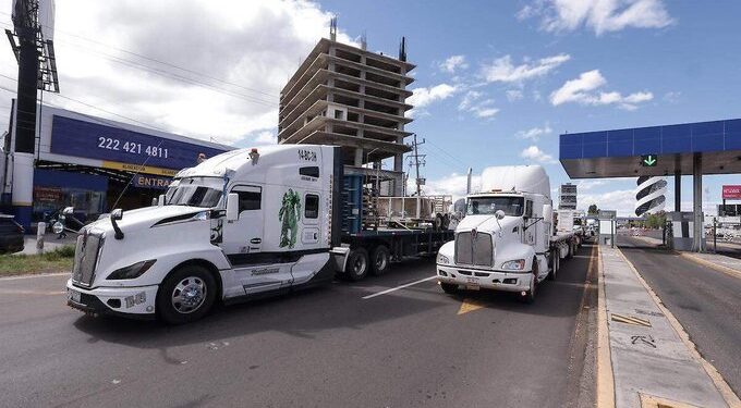 Transportistas convocan a paro nacional indefinido; exigen seguridad y alivios fiscales