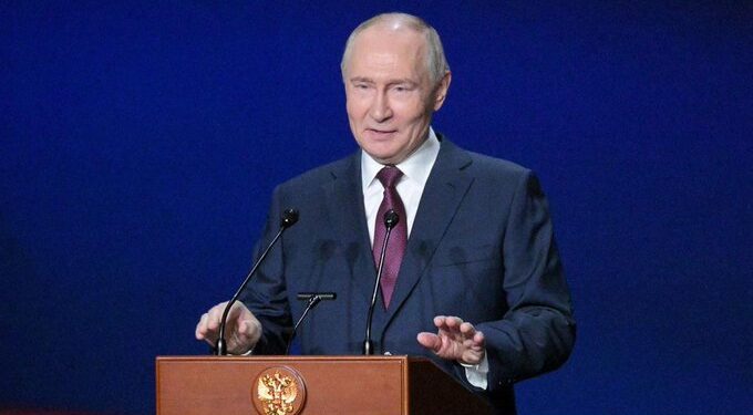 Putin acepta retomar negociaciones con Ucrania, pero descarta ceder territorios