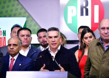Alejandro Moreno anuncia negociaciones para construir una alianza opositora rumbo a 2027