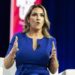 Sara Carter advierte que EU perseguirá a funcionarios que colaboren con cárteles