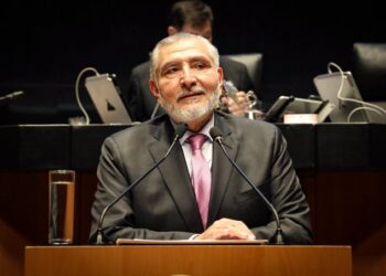 Adán Augusto respalda a Andy López, pero evita pronunciarse sobre sus presuntos vínculos con Amílcar Olán