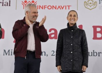 Sheinbaum exige cero corrupción en instituciones públicas y destaca programas de vivienda y salud