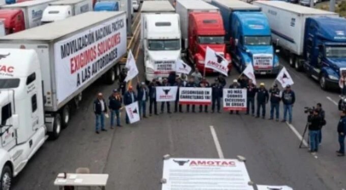 Transportistas y agricultores se movilizan en 19 estados; reportan cierres carreteros