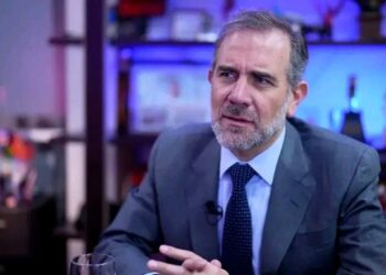 Lorenzo Córdova defiende su paso por el INE tras petición de Sheinbaum de auditar contratos