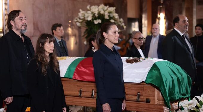 Familia de Cuauhtémoc Cárdenas acepta propuesta de Sheinbaum para llevarlo a la Rotonda de las Personas Ilustres