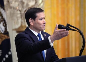 Trump amenaza con enviar a la Armada a Cuba; Rubio pide colaboración con la CIA