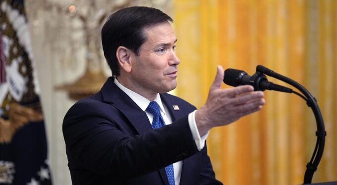 Trump amenaza con enviar a la Armada a Cuba; Rubio pide colaboración con la CIA