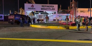Ataque armado en refinería de Pemex en Minatitlán deja un muerto y un herido
