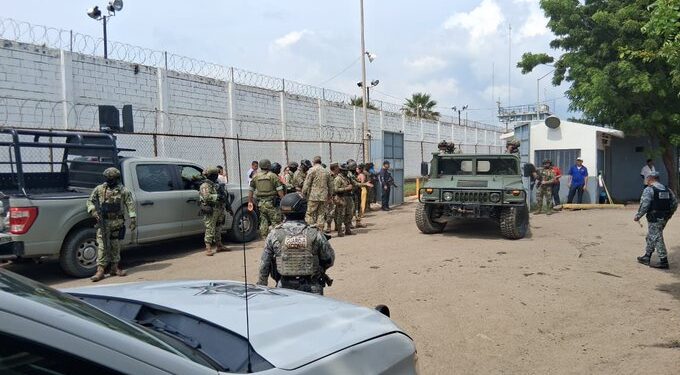 Penal El Castillo, en Mazatlán, registra enfrentamiento armado con 10 muertos y 16 heridos