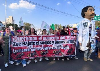 Empleados del IMSS exigen la renuncia de Rafael Olivos y mejores condiciones laborales